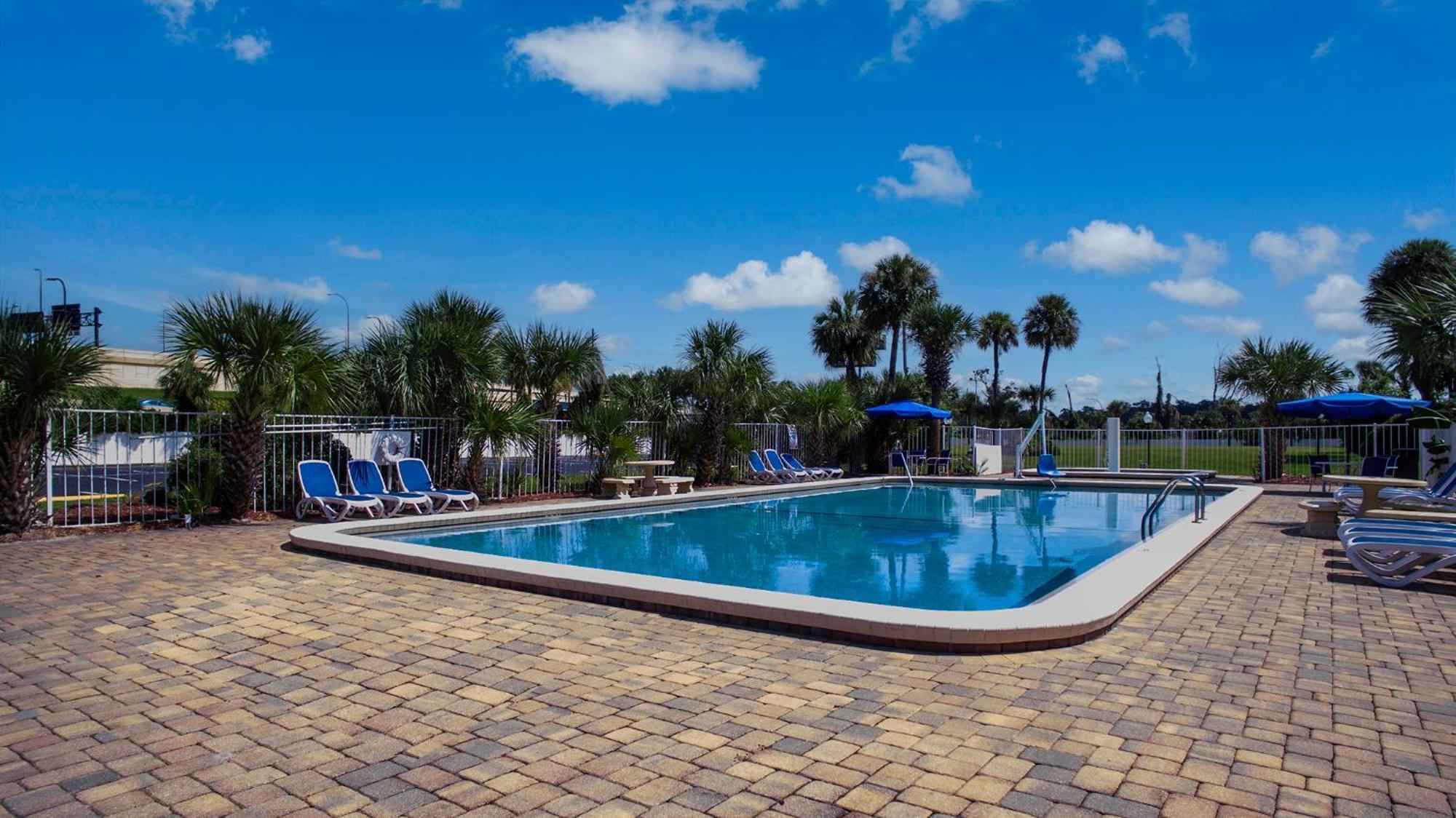 Days Inn By Wyndham Orlando Downtown Экстерьер фото